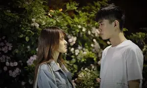 月儿与你同在，愿你不再害怕