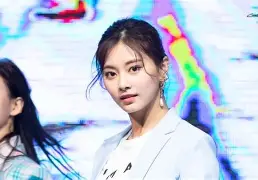 Corbyn Besson+周子瑜合作曲Blink MV公开